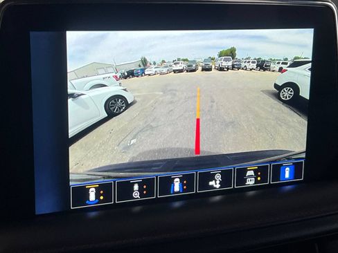 Used 2022 Chevrolet Suburban RST w/ Sport Performance Package AWD/4WD image 21