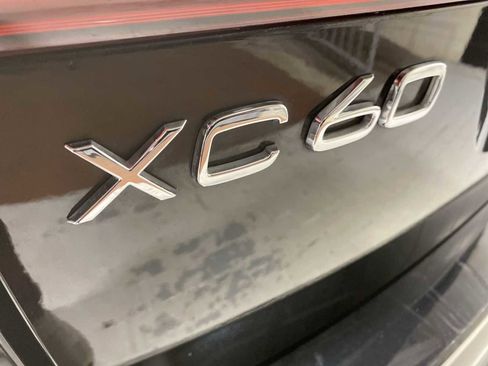 Used 2023 Volvo XC60 B5 Plus image 7