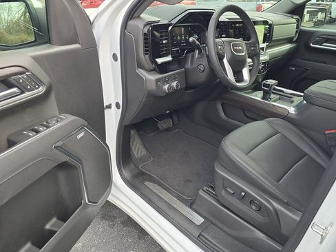 New 2026 GMC Sierra 1500 SLT w/ SLT Convenience Package image 4