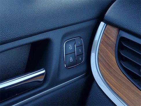 Used 2019 Lincoln MKC Reserve w/ MKC Climate Package image 24