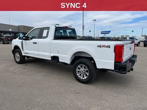 Used 2023 Ford F250 XL AWD/4WD image 3