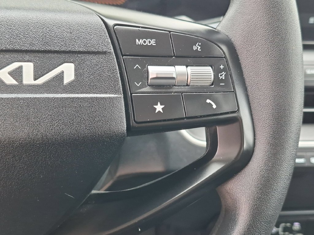 Used 2025 Kia K4 FWD image 21