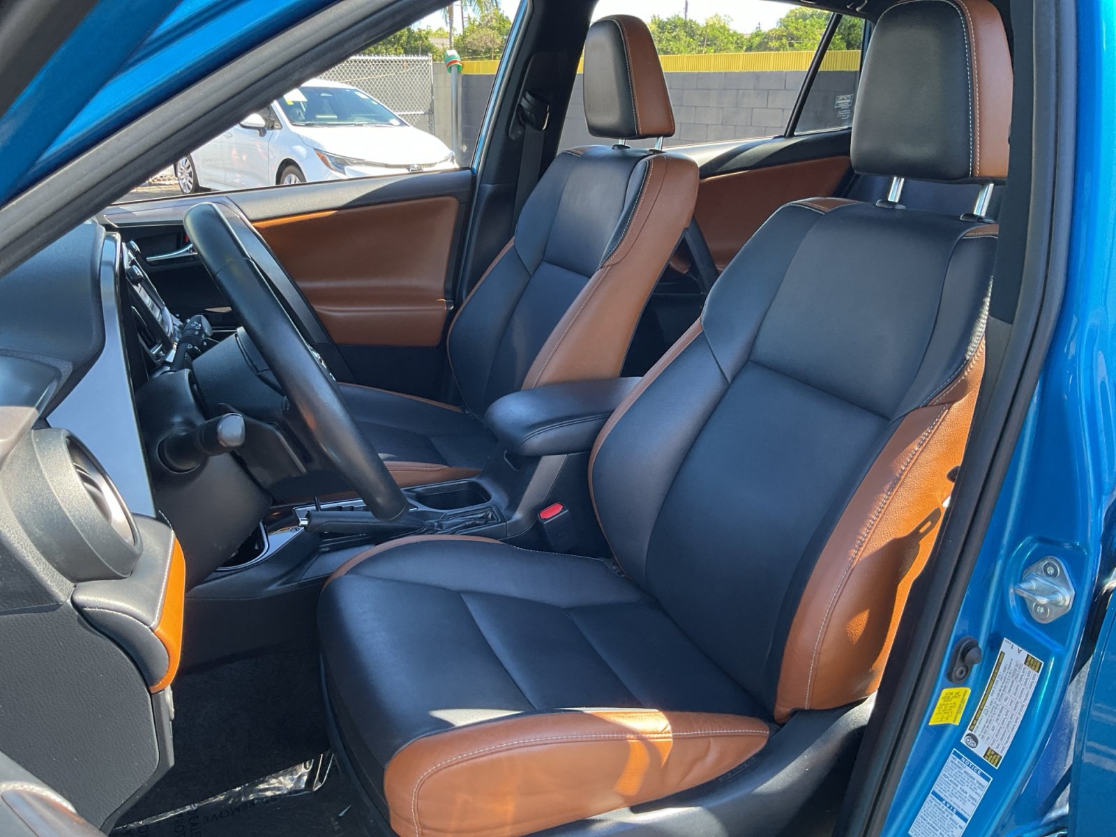 Used 2018 Toyota RAV4 SE w/ Power Extra Value Package AWD/4WD image 18