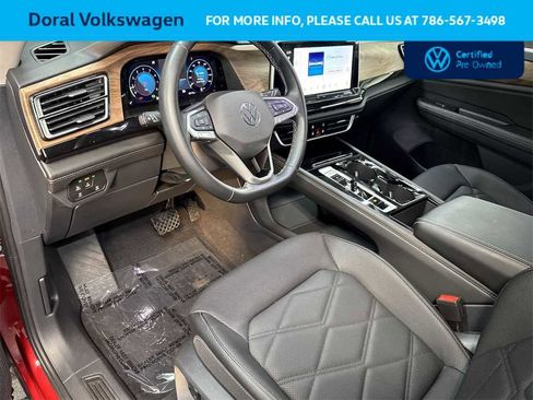 Certified 2025 Volkswagen Atlas SE w/ Black Wheel Package image 13