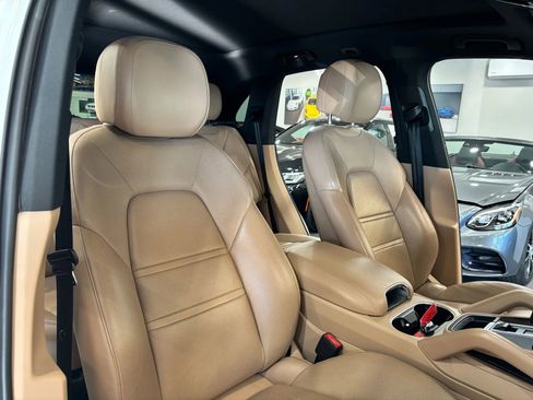 Used 2019 Porsche Cayenne S AWD/4WD image 23