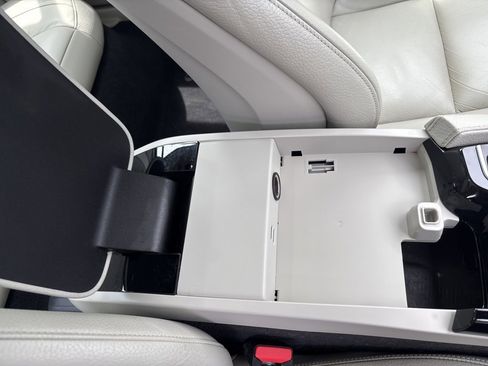 Used 2022 Volvo S60 T8 R-Design Expression w/ Advanced Package image 22