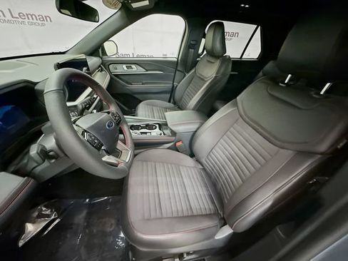 Used 2025 Ford Explorer ST-Line image 22