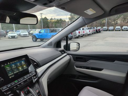 Used 2023 Honda Odyssey EX image 24