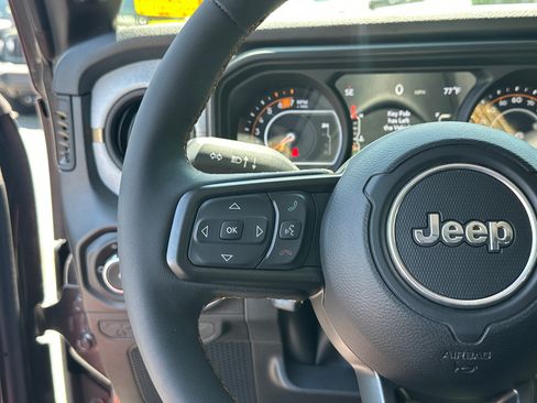 Used 2024 Jeep Wrangler Unlimited Sport AWD/4WD image 27