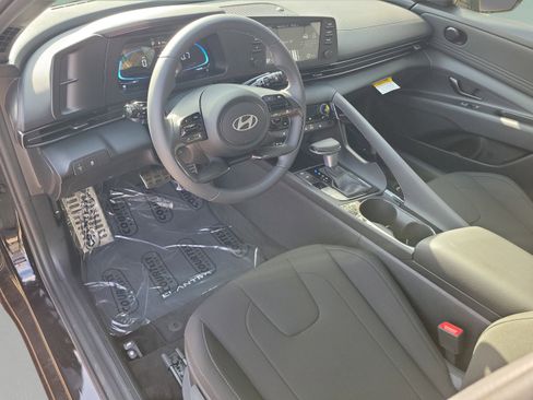 New 2026 Hyundai Elantra SEL Sport Premium FWD image 17
