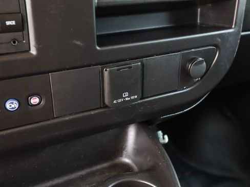 Used 2022 GMC Savana 2500 w/ Chrome Appearance Package RWD image 37