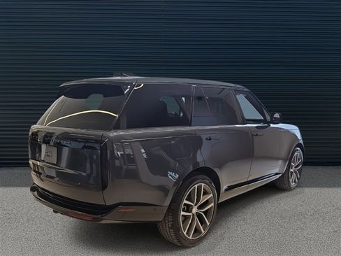 Used 2025 Land Rover Range Rover SE image 5