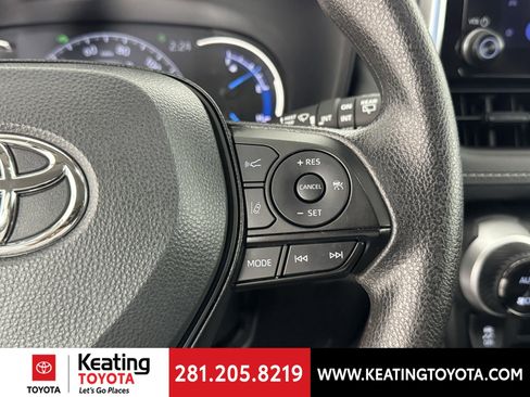 Certified 2025 Toyota RAV4 XLE image 28