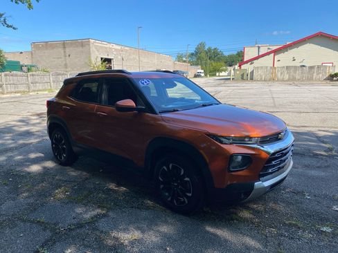 Used 2022 Chevrolet TrailBlazer LT w/ Convenience Package FWD image 7