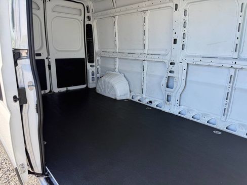 Used 2024 RAM ProMaster 2500 w/ Convenience Group FWD image 24