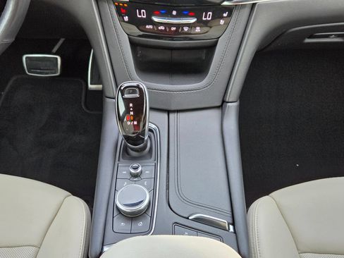Used 2020 Cadillac XT6 Sport AWD/4WD image 19
