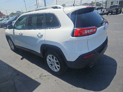 Used 2014 Jeep Cherokee Latitude FWD image 4