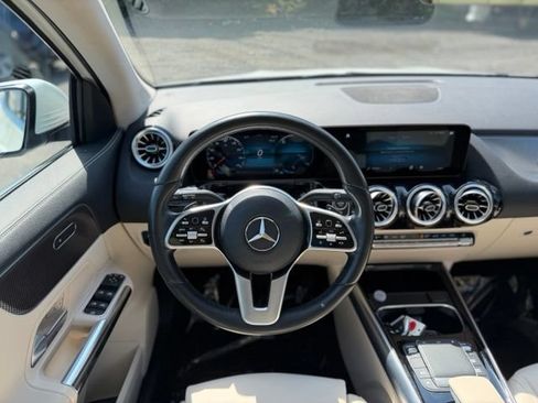 Used 2022 Mercedes-Benz GLA 250 4MATIC image 23