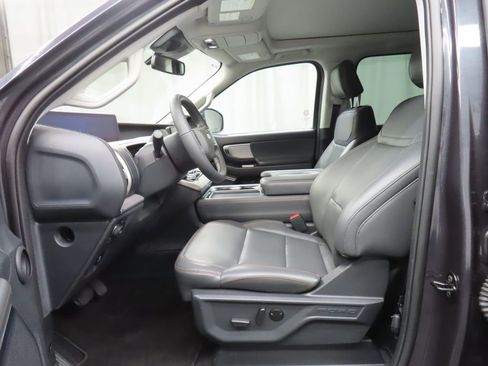 Used 2025 Ford Expedition Active AWD/4WD image 13