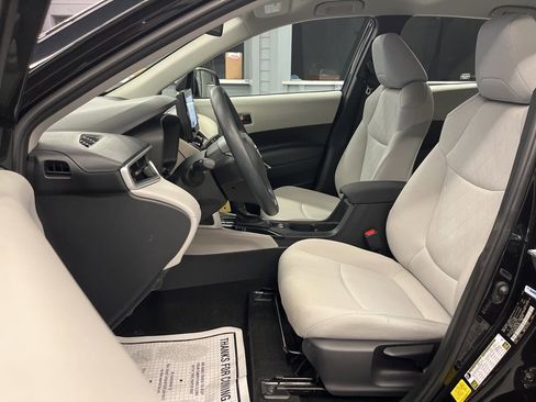 Used 2023 Toyota Corolla Cross L image 11