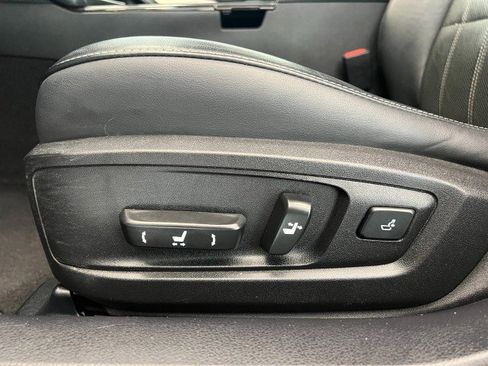 Used 2016 Lexus ES 350 w/ Luxury Package w/Wood Trim image 13