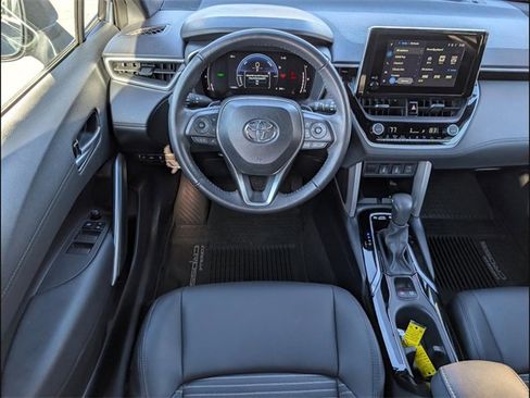 Used 2024 Toyota Corolla Cross XSE w/ Convenience Package image 8