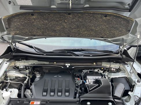 Used 2024 Mitsubishi Eclipse Cross SE image 32