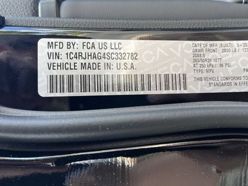 New 2025 Jeep Grand Cherokee Altitude image 30