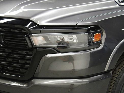 New 2026 RAM 1500 4x4 Crew Cab image 38