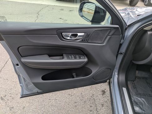 Certified 2023 Volvo XC60 B6 Ultimate w/ Protection Package Premier image 12