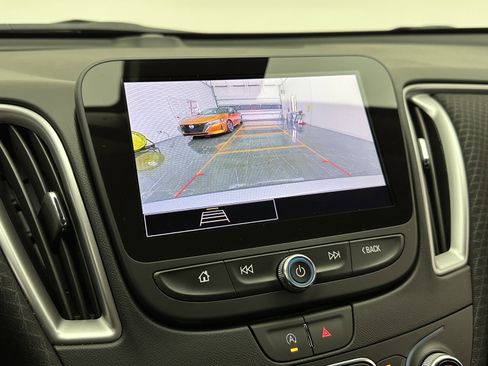 Used 2025 Chevrolet Malibu LT image 11