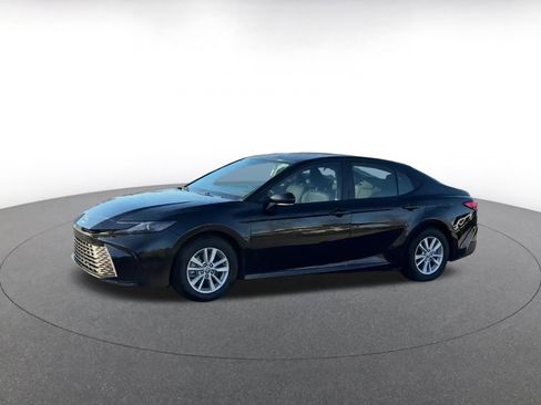 Used 2025 Toyota Camry LE image 8