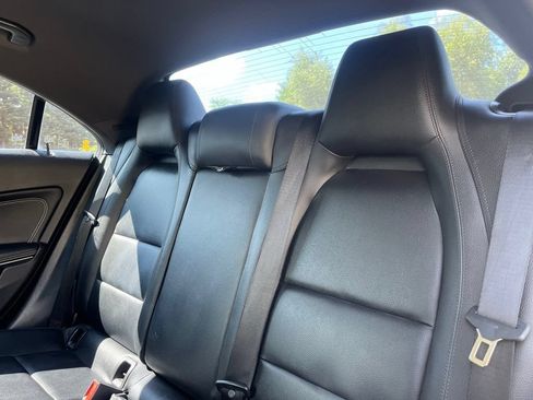 Used 2014 Mercedes-Benz CLA 250 image 23