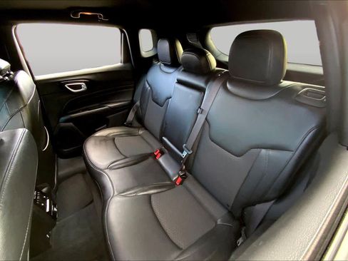 Used 2022 Jeep Compass Latitude FWD image 20