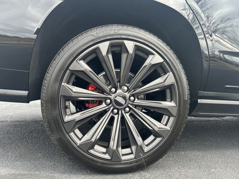 Used 2026 Cadillac Escalade V image 34