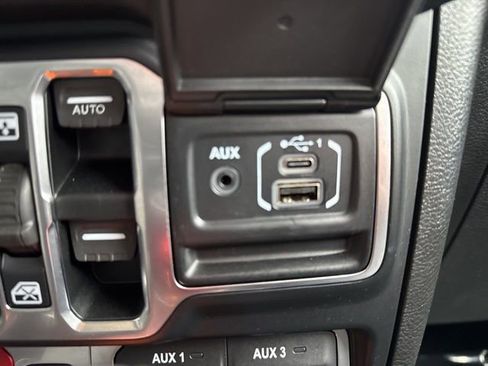 Certified 2019 Jeep Wrangler Unlimited Rubicon w/ Cold Weather Group image 23