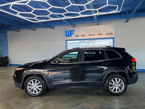 Used 2016 Jeep Cherokee Limited w/ Luxury Group AWD/4WD image 11