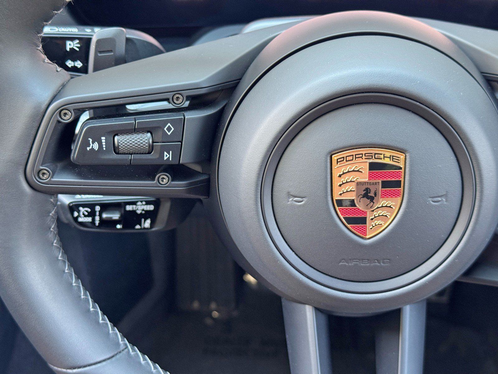 Used 2025 Porsche 911 Carrera w/ Premium Package RWD image 21