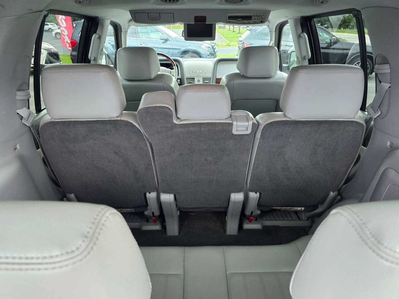 Used 2005 Lincoln Aviator AWD image 29