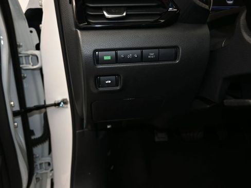 Used 2024 Nissan Sentra SV FWD image 12