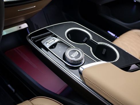 New 2026 Cadillac Lyriq Signature Sport w/ Nappa Leather Package AWD/4WD image 11
