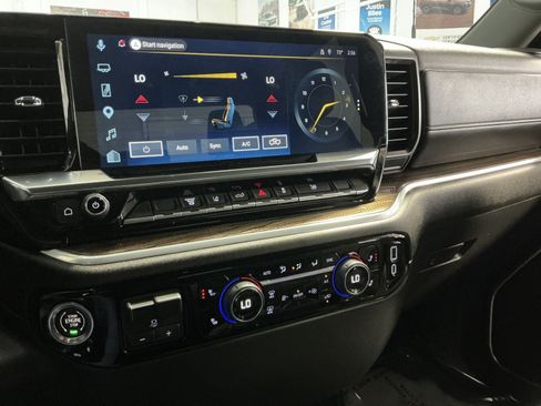 Used 2025 Chevrolet Silverado 2500 LT w/ Convenience Package AWD/4WD image 22