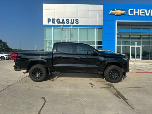 Used 2026 Chevrolet Colorado W/T w/ WT Custom Package RWD image 6