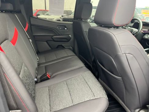 Used 2025 Chevrolet Colorado Z71 image 24