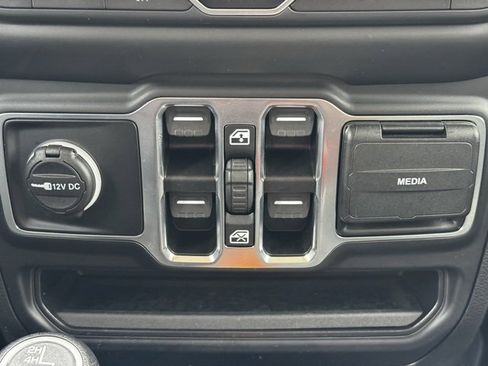Used 2021 Jeep Wrangler Unlimited Sport image 11