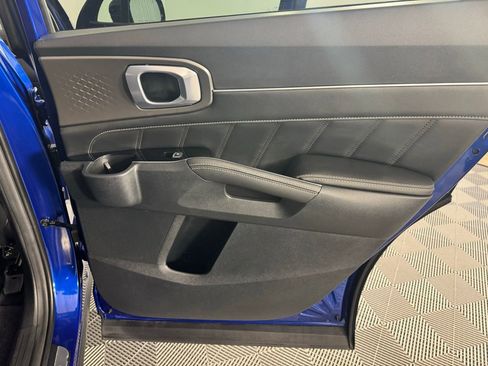 Used 2023 Kia Sorento SX image 27