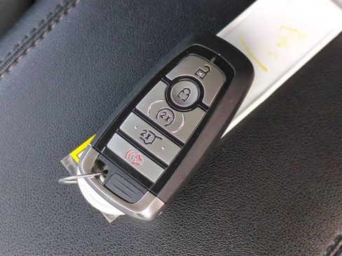 Used 2023 Ford Edge SEL w/ Convenience Package image 34