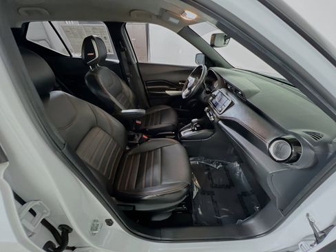 Used 2019 Nissan Kicks SR w/ SR Premium Package image 31