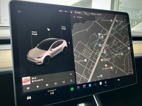 Used 2021 Tesla Model Y Long Range image 43