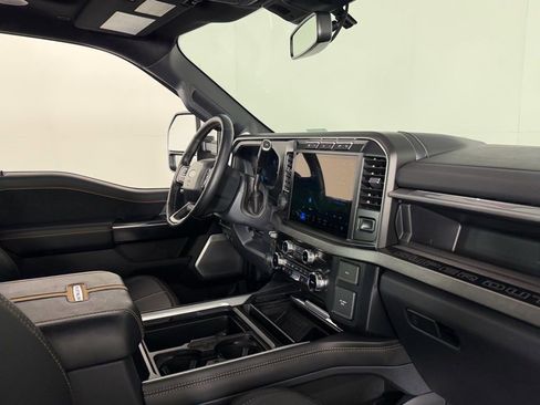 Used 2024 Ford F350 Platinum w/ FX4 Off-Road Package image 30